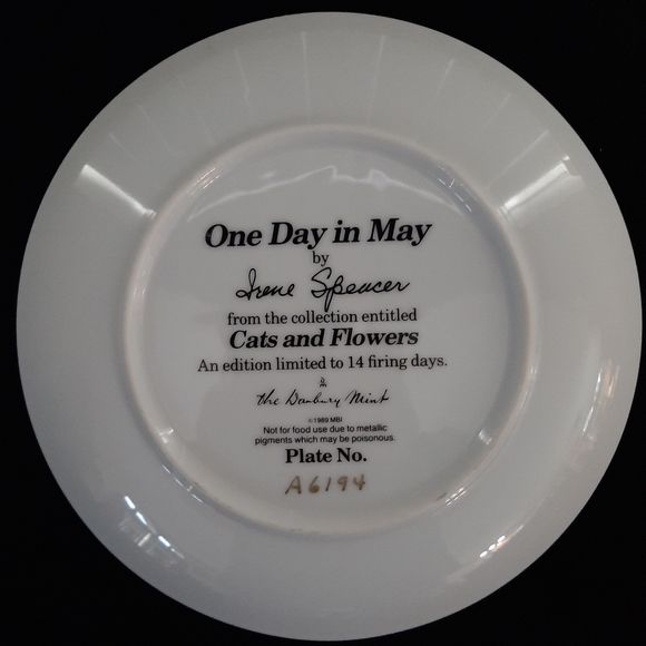 COLLECTABLE Plate "One Day in May" - Picture 2 of 2